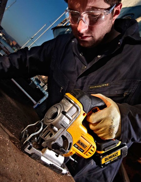 Jigsaw DeWALT DCS331P2 (2 x 5,0 Ah + DCB115 + TSTAK II)