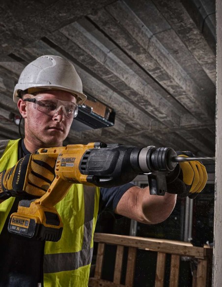 Perfo-Burineur DeWALT DCH133P1T (1 x 5,0 Ah + DCB115 + TSTAK II)