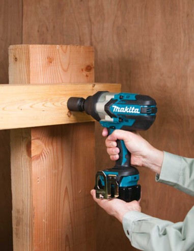 MAKITA Kit MK214 (DTW1002 + DGA504 + 2 x 5,0 Ah + DC18RC +