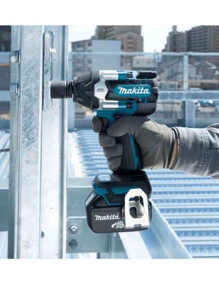 Llave de Impacto MAKITA DTW700RTJ (2 x 5,0 Ah + DC18RC + MAKPAC