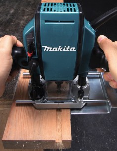 Fresatrice Verticale MAKITA RP0900 (900 W) 2