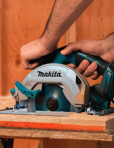 Scie Circulaire MAKITA DHS680RTJ (2 x 5,0 Ah + DC18RC + MAKPAC