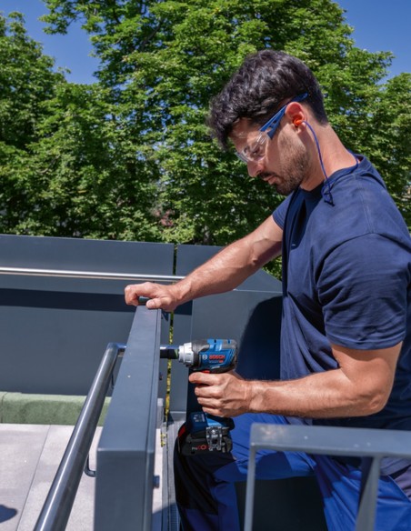 Impact Wrench BOSCH GDS 18V-330 HC (2 x 4,0 Ah ProCORE +
