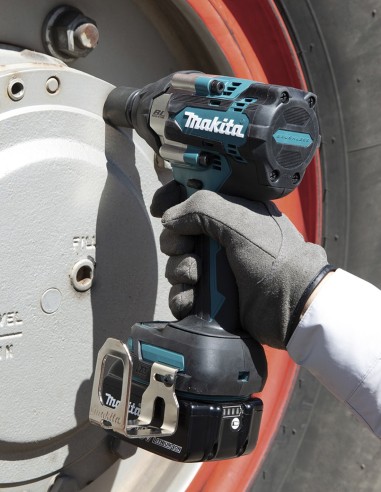 Clé à Chocs MAKITA DTW701RTJ (2 x 5,0 Ah + DC18RC + MAKPAC 3)