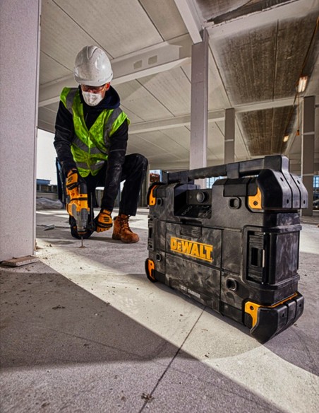 Radio DeWALT TSTAK™ CONNECT DWST1-81079 (Machine seule)