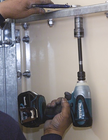 Clé à Chocs MAKITA DTW251RMJ (2 x 4,0 Ah + DC18RC + MAKPAC 2)