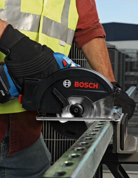 Scie Circulaire BOSCH GKM 18V-50 (2 x 5,0 Ah + GAL18V-40 +