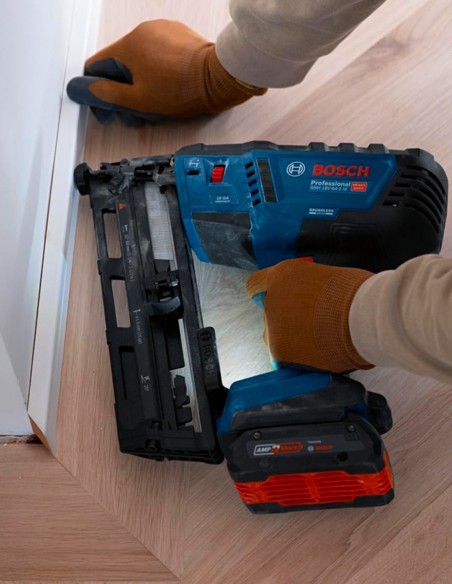 Clavadora BOSCH GNH 18V-64-2 M (Cuerpo solo)