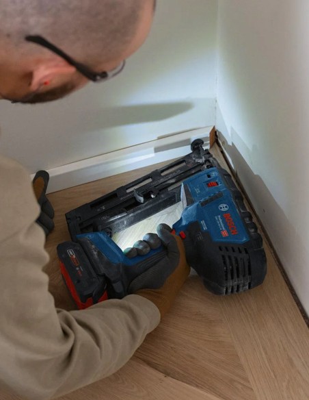 Clavadora BOSCH GNH 18V-64-2 M (Cuerpo solo)