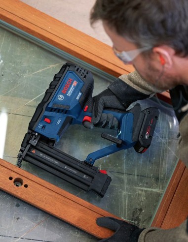 Clavadora BOSCH GNH 18V-50 M (Cuerpo solo)