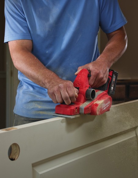 Cepillo Milwaukee M18BP-0 (Cuerpo solo)