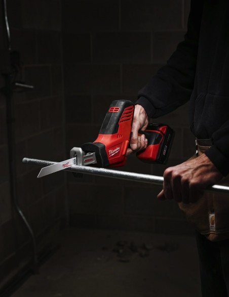 Scie Sabre Milwaukee C18HZ-0 (Machine seule)