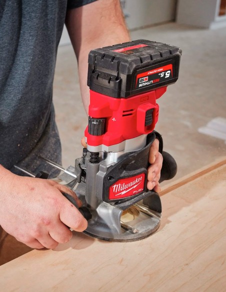 Affleureuse Milwaukee M18FR12KIT-0P (Machine seule + Packout XL)
